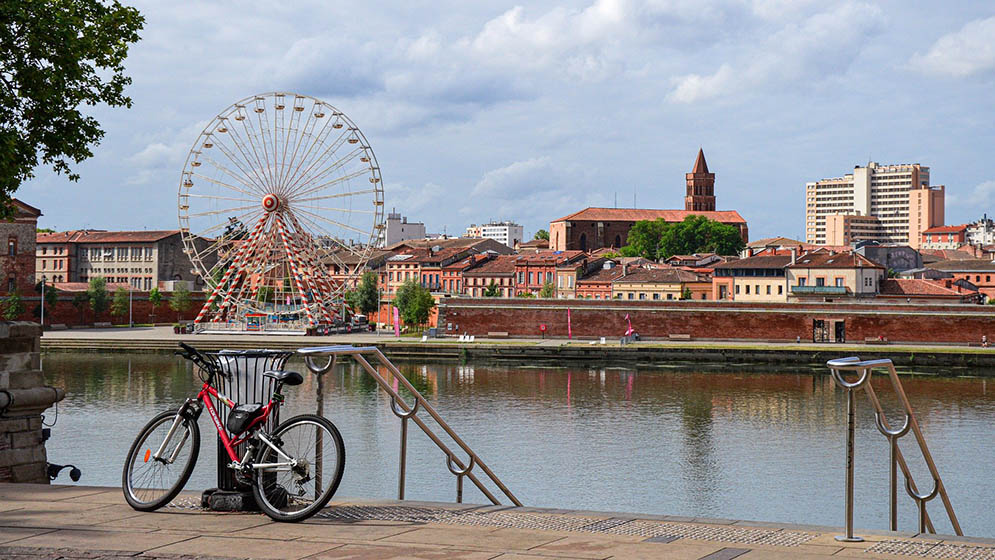 Bicycle in the city, one of the soft mobility 