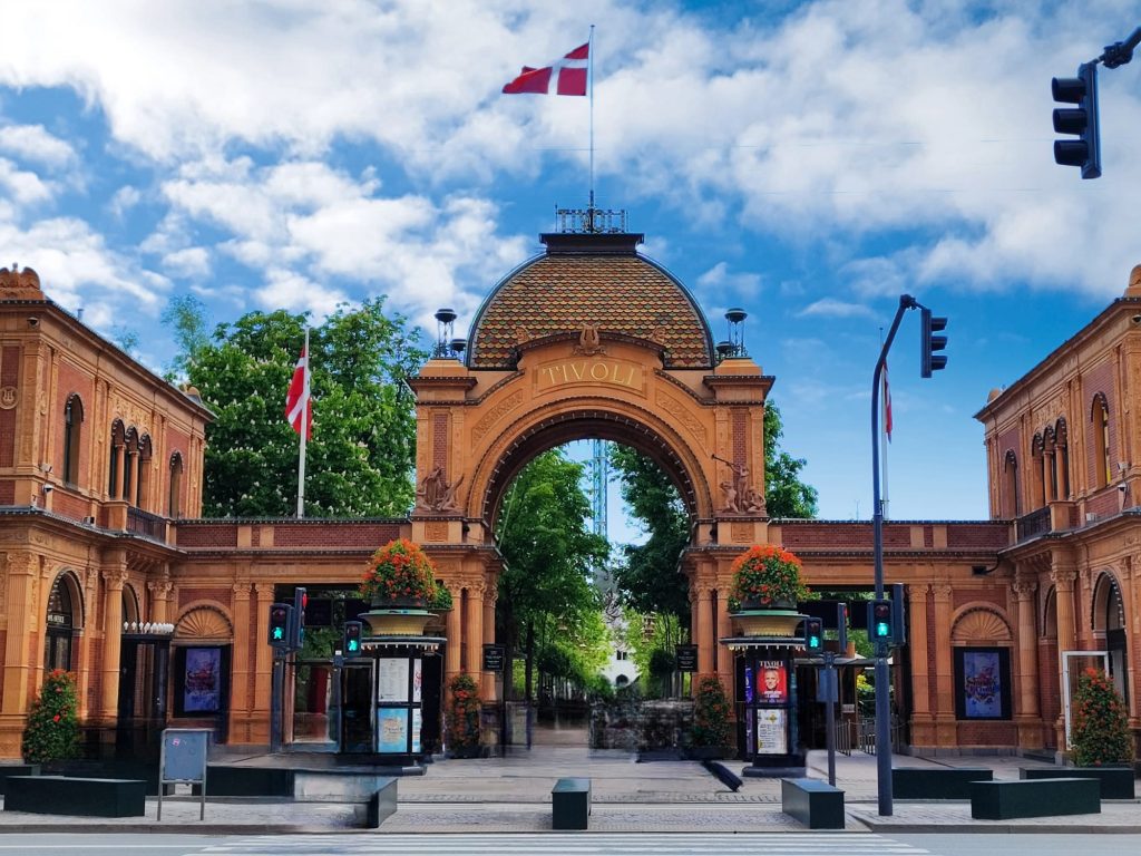 Entrance to the Tivoli amusement park, which can be visited by bicycle from Copenhagen @Flockeo